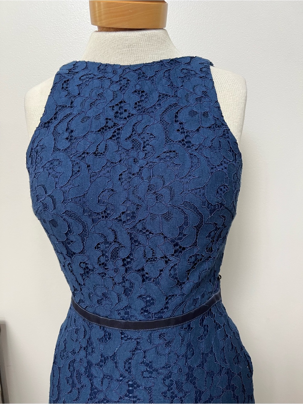 Mac Duggal Navy Lace Open Back Cutout Gown Mermaid Prom Formal Dress Size 4 - Picture 3 of 7